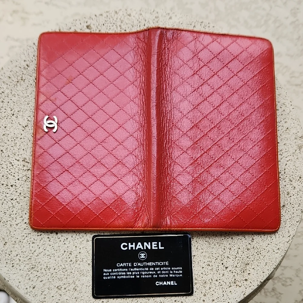 CHANEL Red Quilted Leather Wallet - Picture 15 of 15